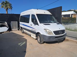 Φορτηγό Έως 7.5τ Mercedes-Benz 2015 ΡΩΤΉΣΤΕ ΤΙΜΗ....ΕΥΚΑΙΡΊΑ-thumb-1