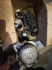 Ολόκληρο μοτέρ από xtz750 συν δυο κιβώτια