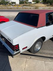 Buick Riviera 1982-thumb-2