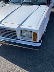 Buick Riviera 1982-thumb-10
