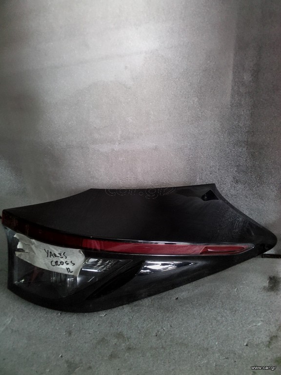 Toyota Yaris Cross πίσω δεξί φανάρι