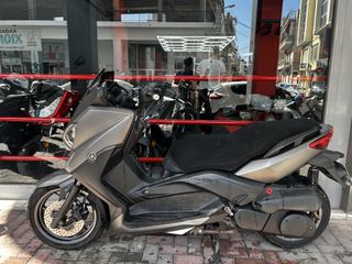Yamaha X-MAX 250 2015 .