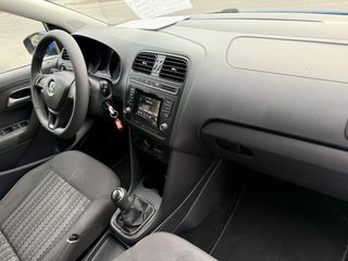 Volkswagen Polo 2017-thumb-9