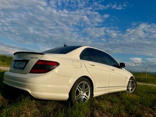 Mercedes-Benz C 180 2009 AVANTGARDE*. Look AMG