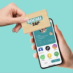 Social Taps - Bamboo Card / Gadgets