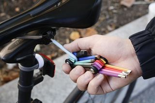 Rainbow Multi Tool (CD120) / Gadgets-thumb-2