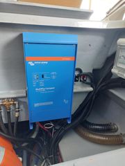 Πωλείται Φορτιστής/Μετατροπέας Victron Phoenix Multi Plus 12/2000