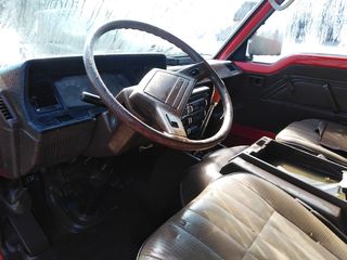Toyota  hiace  '89-thumb-1