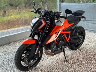 KTM 1290 Super Duke R 2023