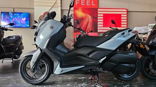 Yamaha XMAX 300 2026-thumb-1