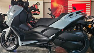 Yamaha XMAX 300 2026-thumb-2