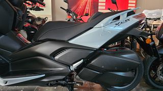 Yamaha XMAX 300 2026-thumb-3