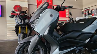Yamaha XMAX 300 2026-thumb-8