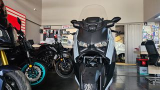 Yamaha XMAX 300 2026-thumb-11