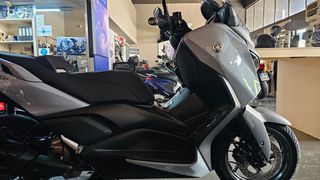 Yamaha XMAX 300 2026-thumb-16