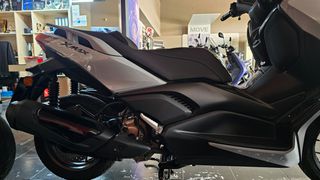 Yamaha XMAX 300 2026-thumb-18