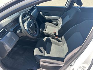 Dacia Duster 2024 4X4 DIESEL-thumb-13