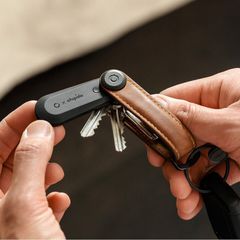 Orbitkey x Chipolo Bluetooth Tracker v2 / Gadgets-thumb-3