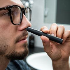 Mini Nose Hair Trimmer / Gadgets-thumb-1
