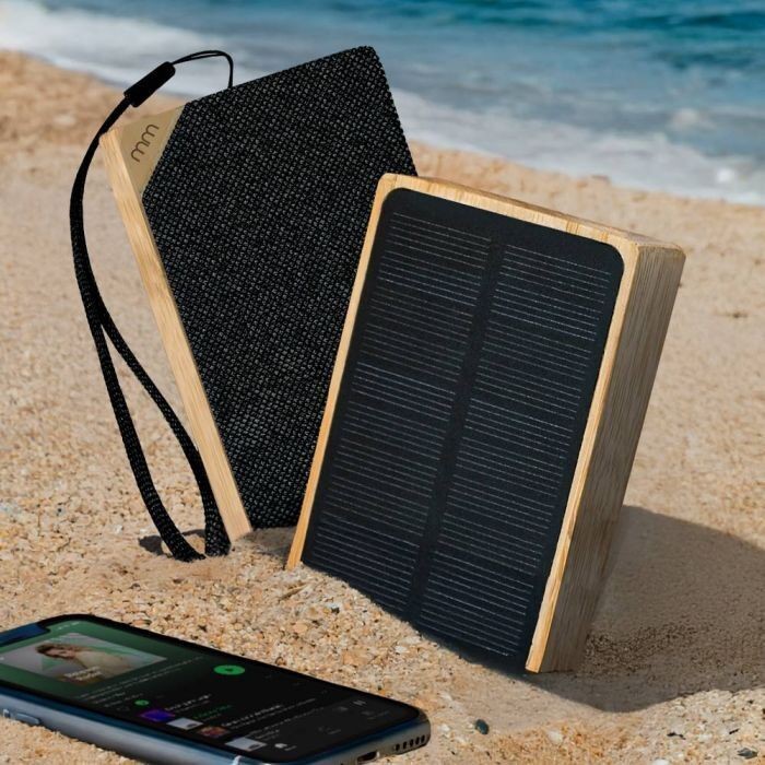 Solar Bamboo Speaker / Gadgets