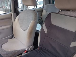 Nissan Micra 2000-thumb-13