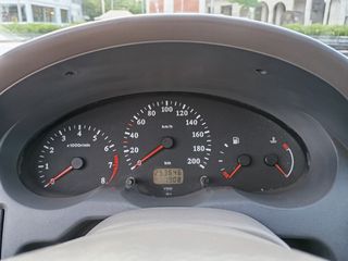 Nissan Micra 2000-thumb-25