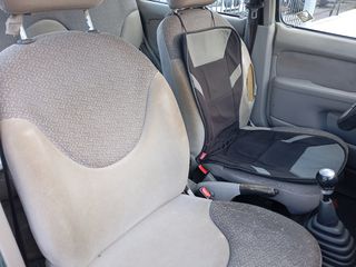 Nissan Micra 2000-thumb-17