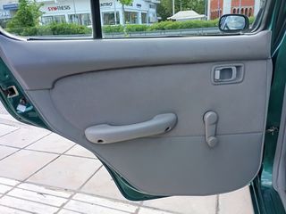 Nissan Micra 2000-thumb-31