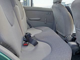 Nissan Micra 2000-thumb-23