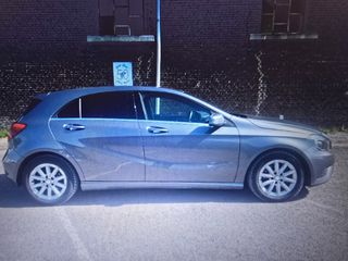 Mercedes-Benz A 180 2014 Αναμένεται....!Παρα πολυ καλο!
