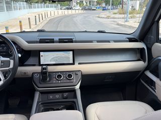 Land Rover Defender 2020 110 FIRST EDITION-thumb-40