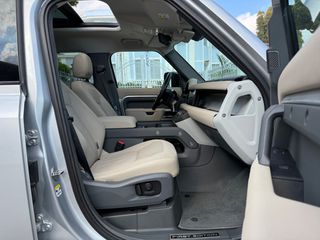 Land Rover Defender 2020 110 FIRST EDITION-thumb-12
