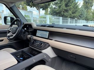 Land Rover Defender 2020 110 FIRST EDITION-thumb-15