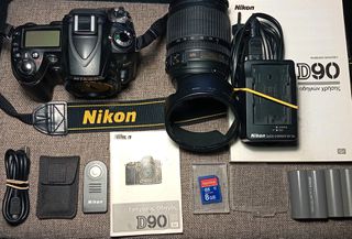 Nikon D90 + Φακός Νikοn DX - AF-S VR 18-105mm