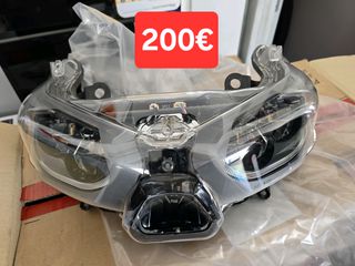 πλαστικα και φανάρι XMAX 300tec