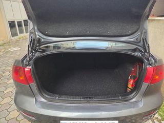 Mazda 3 2005 Mazda 3 Sedan 1.6-thumb-2