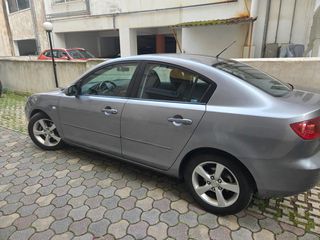 Mazda 3 2005 Mazda 3 Sedan 1.6-thumb-3