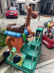 κουνιστο παιχνιδι με κερματοδεκτη