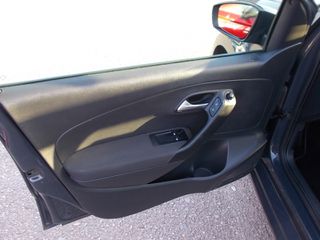 Volkswagen Polo 2015 1.4 TDI CONCEPTLINE-thumb-6