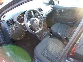 Volkswagen Polo 2015 1.4 TDI CONCEPTLINE-thumb-7