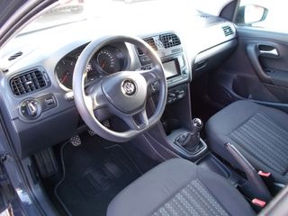 Volkswagen Polo 2015 1.4 TDI CONCEPTLINE-thumb-8