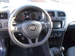 Volkswagen Polo 2015 1.4 TDI CONCEPTLINE-thumb-9