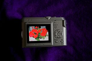 Panasonic Lumix DMC-LZ2-thumb-2