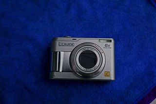 Panasonic Lumix DMC-LZ2-thumb-3