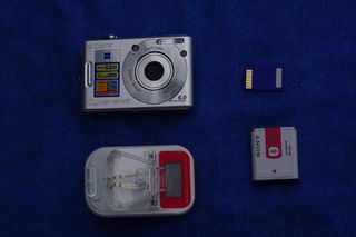 SONY CYBERSHOT DSC-W30 SILVER-thumb-1