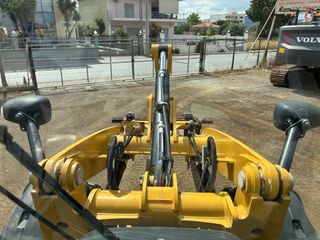 Φορτωτής Με Λάστιχα CAT 2020 906Μ-thumb-19