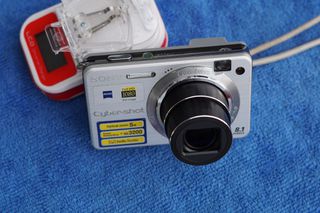 Sony Cyber-shot DSC-W150. Super HAD CCD 8,1 megapixel.
