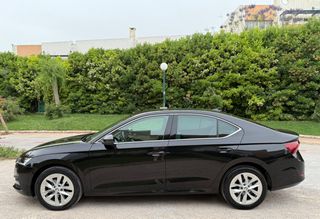 Skoda Octavia 2023 GRAND COUPE-thumb-3