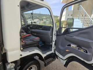 Ανατροπή Mitsubishi 2016 FUSO-thumb-9