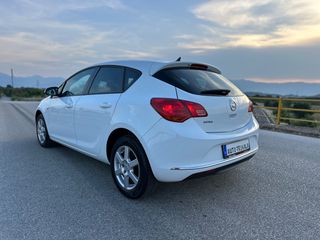 Opel Astra 2015-thumb-2